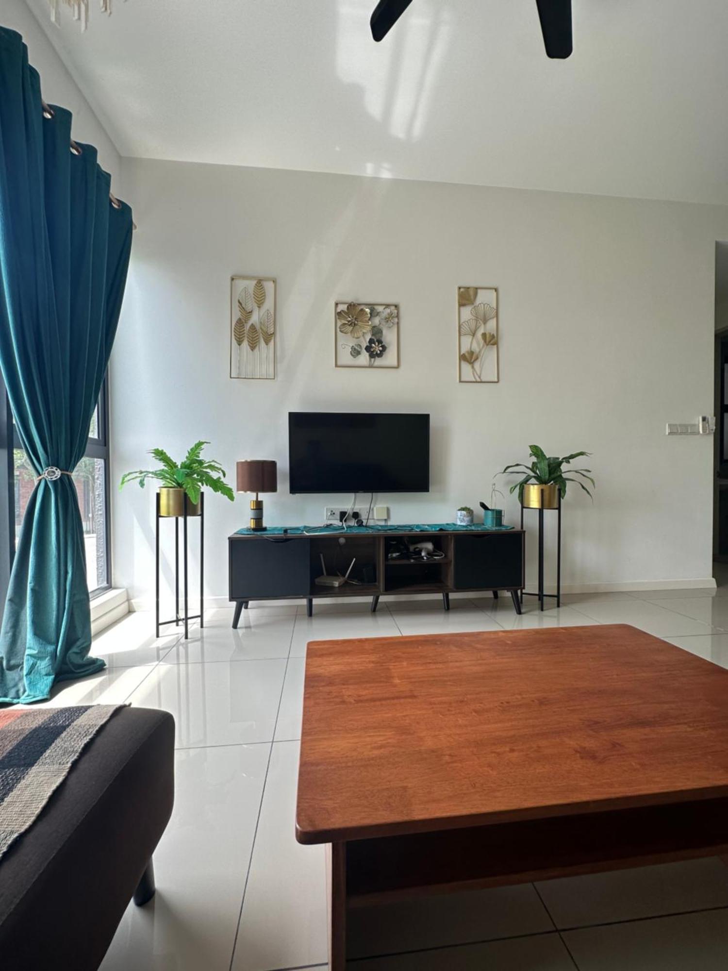 The Clio 2 Residences, Beside Conezion, Beside Ioi City Mall, Opposite Serdang Hospital, Beside Uniteen And Upm, ปุตราจายา ภายนอก รูปภาพ